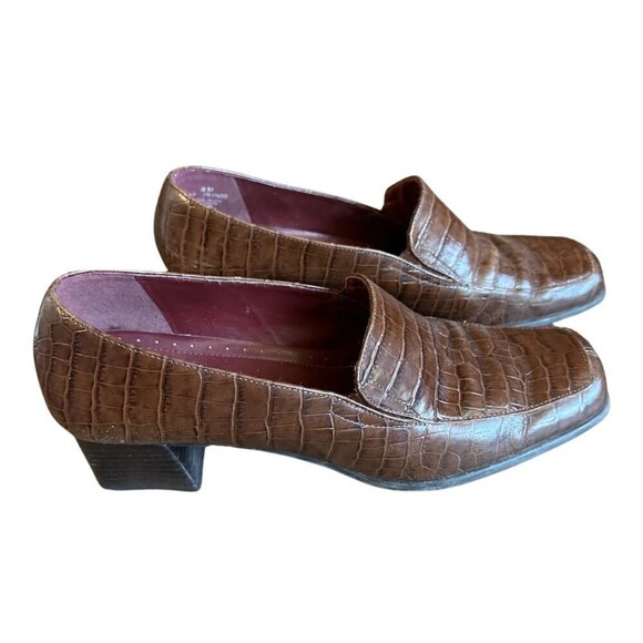 Brown leather crocodile embossed block heel with traction sole - Picture 1 of 16